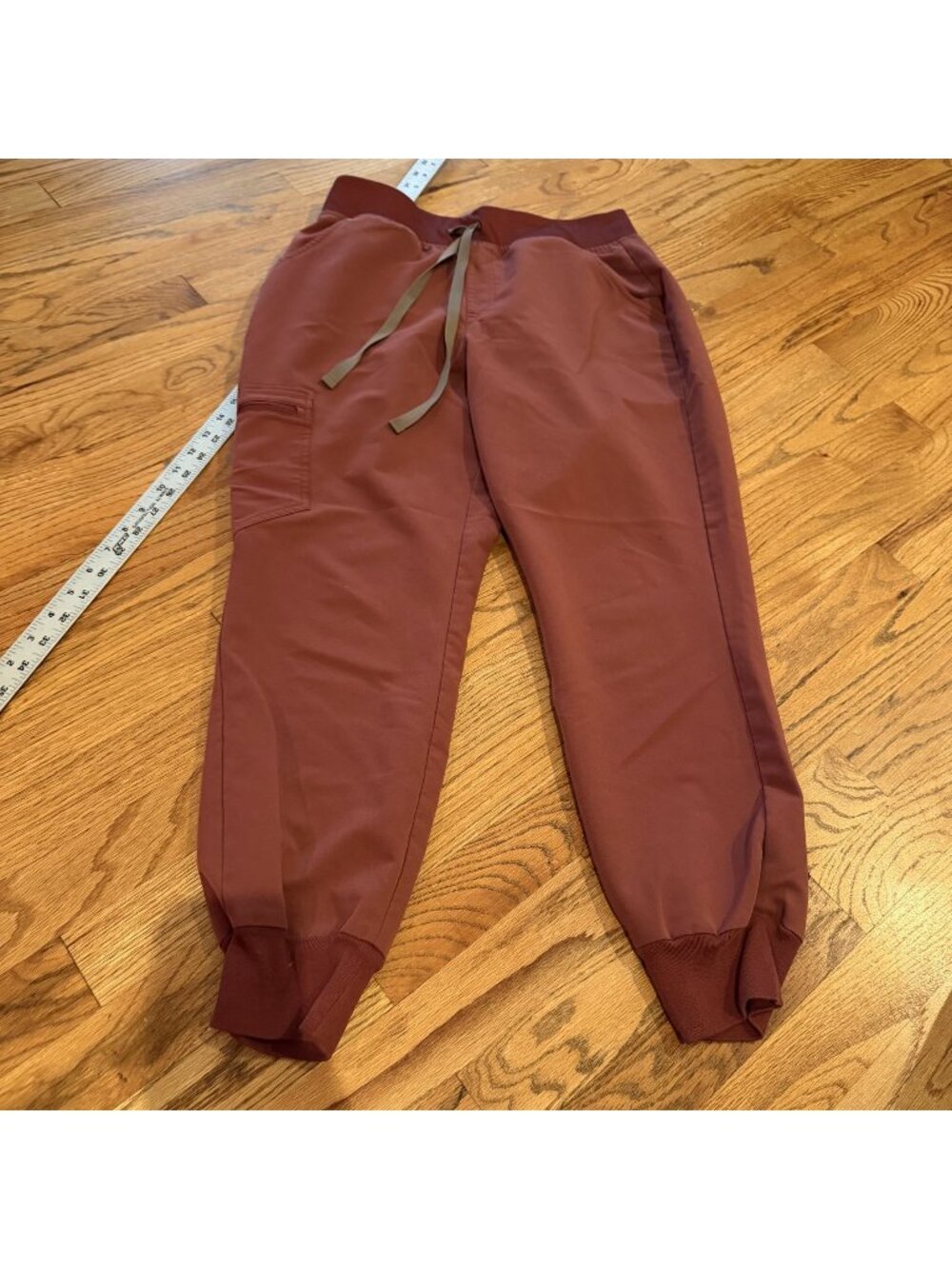 FIGS WOMENS DARK CHERRY SCRUB JOGGER PANTS MEDIUM PETITE PO 3088